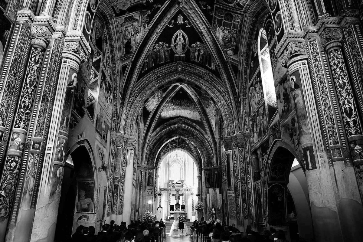Valentina and Mijlous wedding in Puglia: timeless charm