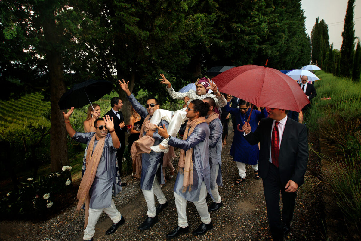 Matrimonio indiano in Toscana: l’atmosfera della campagna, i colori e le tradizioni