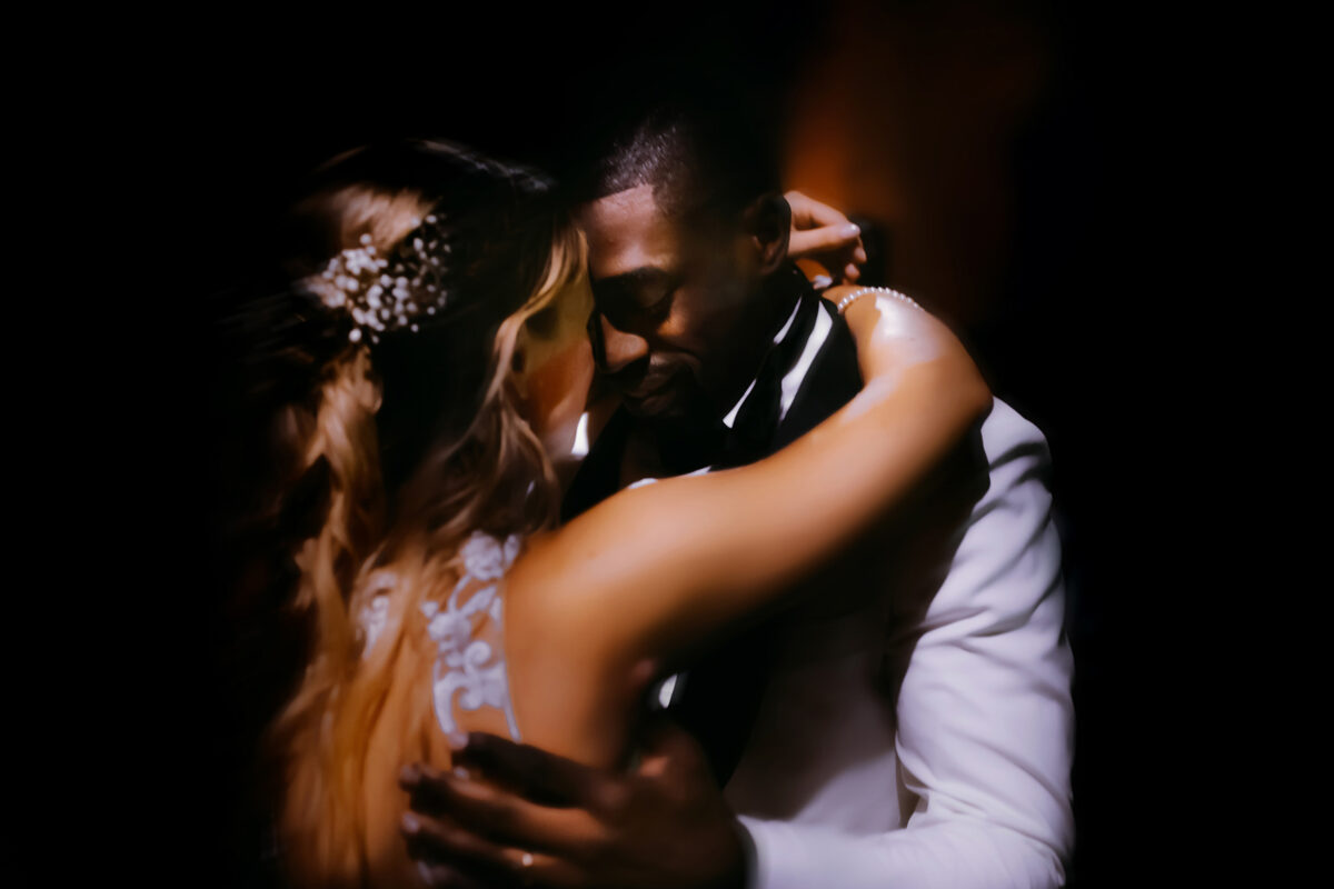 Il matrimonio di Megan e Rayan è l’occasione ideale per proporre uno nuovo concept fotografico