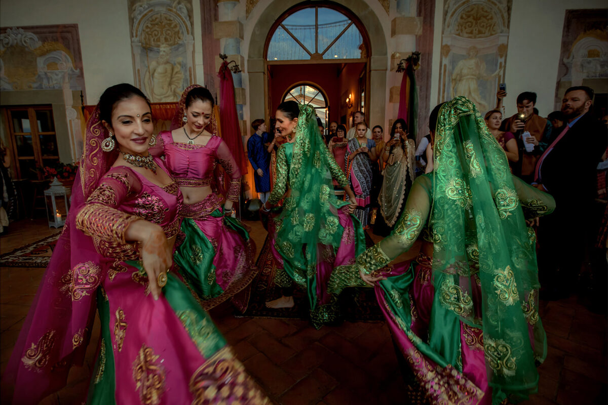 Matrimonio indiano in Toscana: l’atmosfera della campagna, i colori e le tradizioni