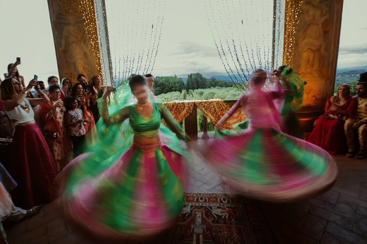 Matrimonio indiano in Toscana: l’atmosfera della campagna, i colori e le tradizioni
