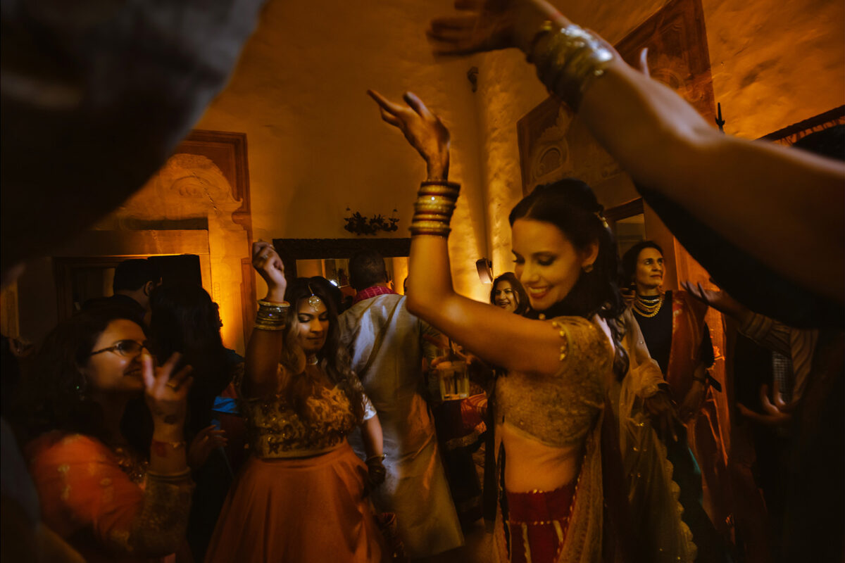Matrimonio indiano in Toscana: l’atmosfera della campagna, i colori e le tradizioni