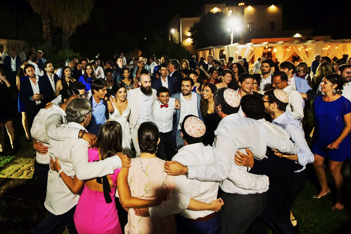 Nozze ebraiche tra gli ulivi della Puglia